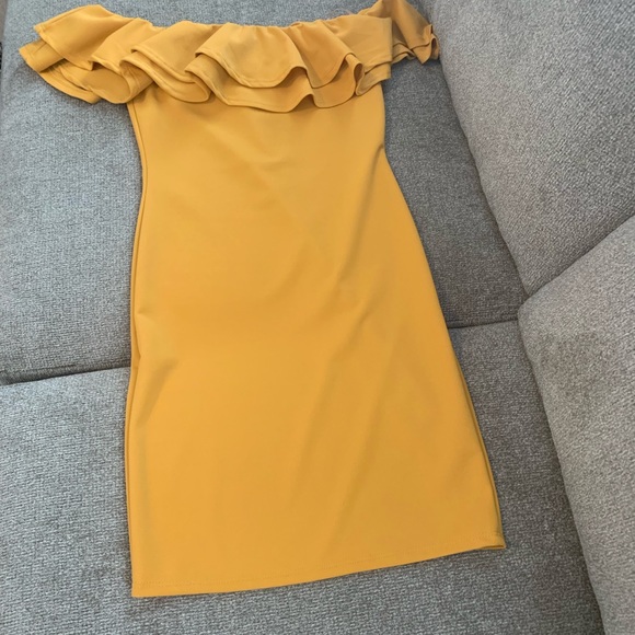 yellow off the shoulder bodycon dress